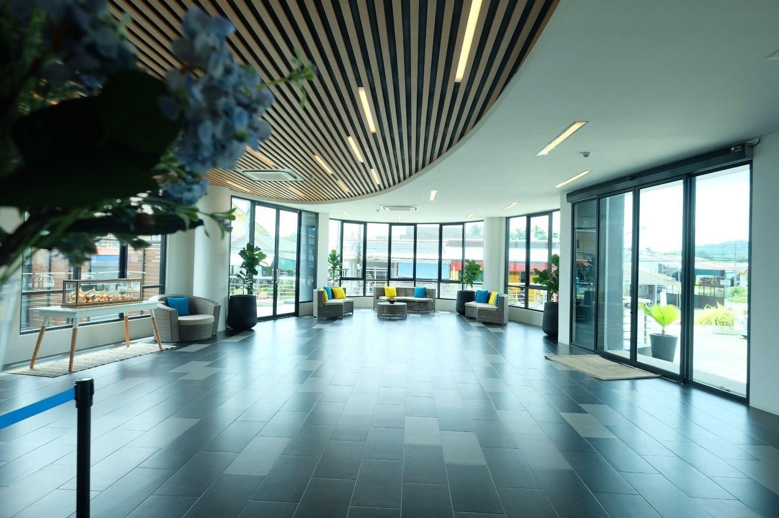 Vista Lobby The Galla Hotel