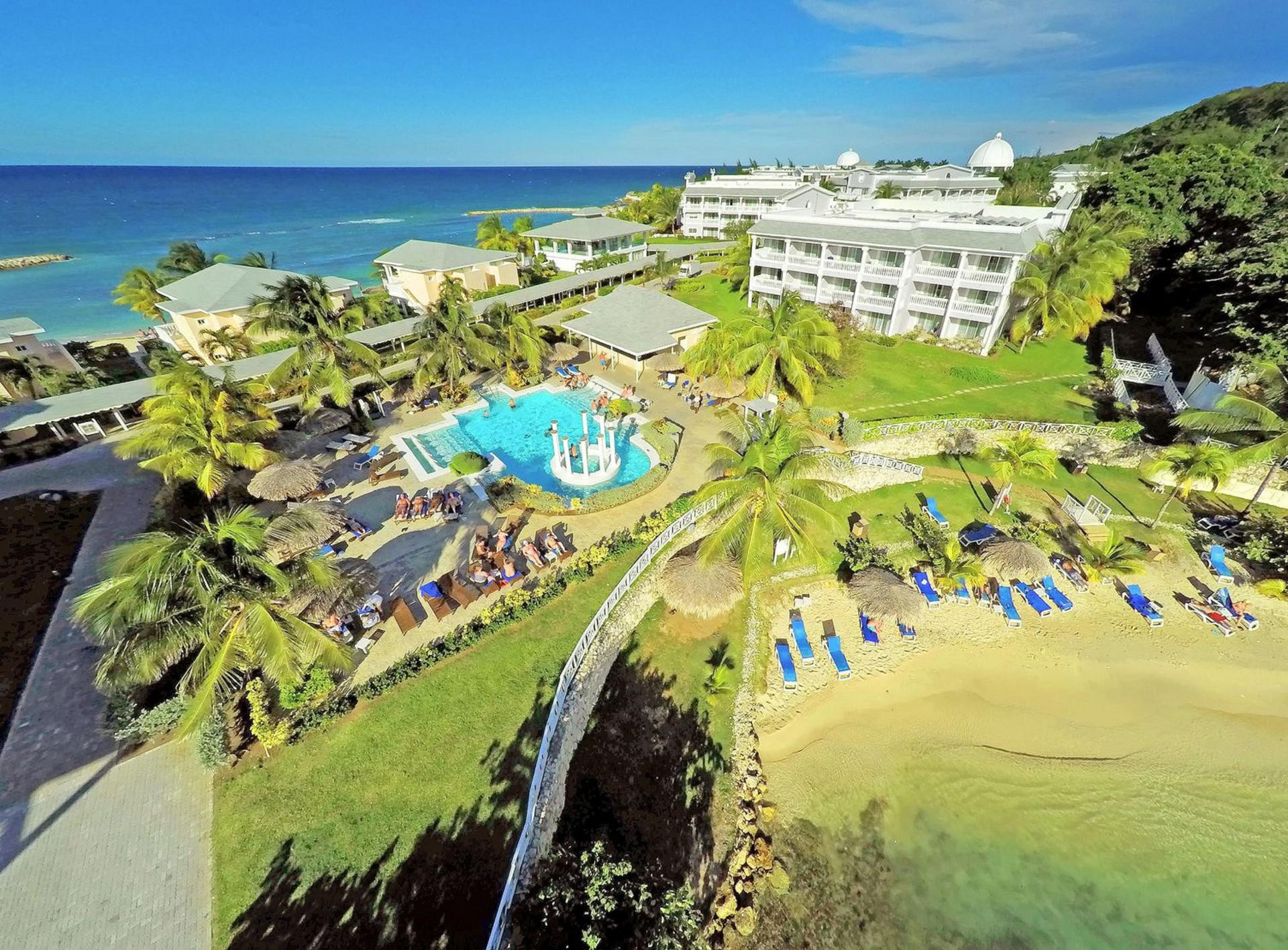 Vista Exterior Grand Palladium Lady Hamilton