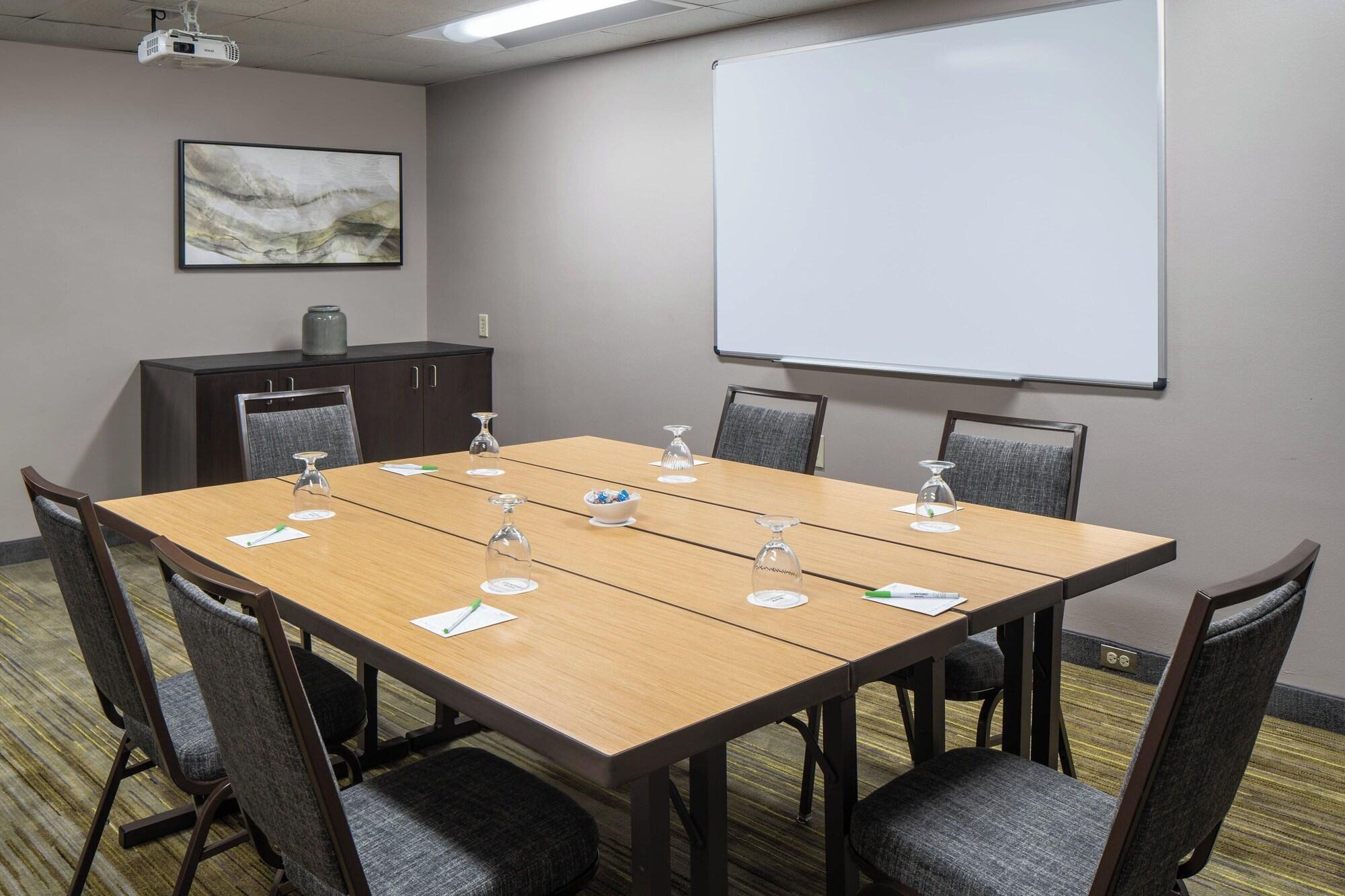 Sala de Reuniones Courtyard by Marriott Orlando Airport