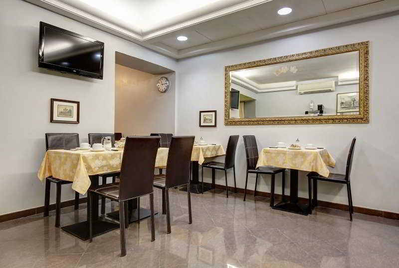 Bar/Salón La Luna Romana