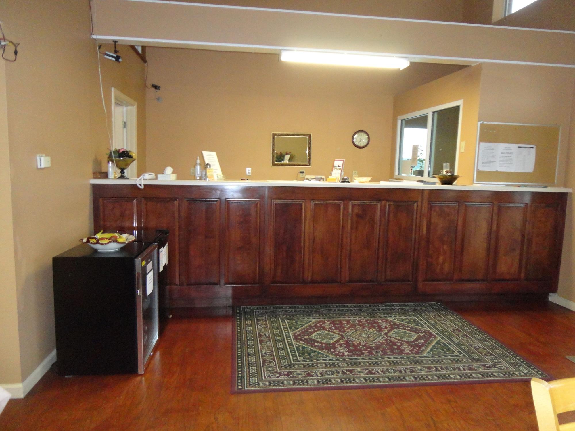 Vista Lobby Royal Inn and Suites