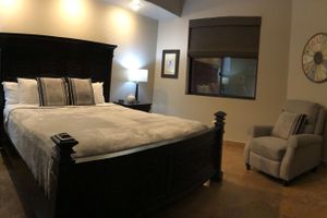 Alojamiento - FOR SUMMER TIME FUN BOOK NOW Point of Paradise               Ocean Beach Getaway