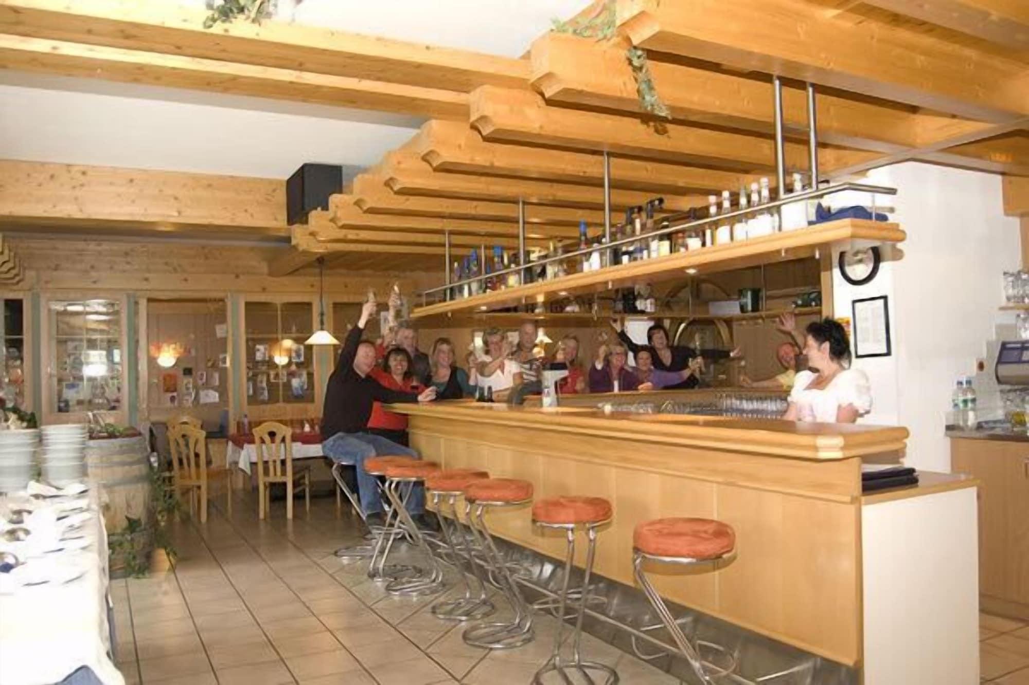 Bar/Salón Hotel Tia Monte