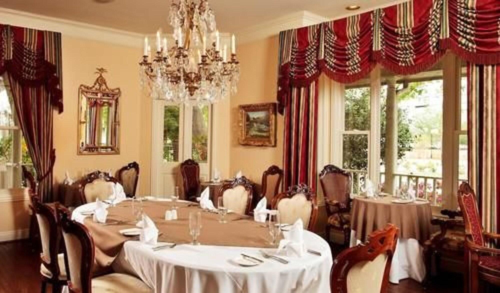 Restaurant The Sanford House Inn & Spa