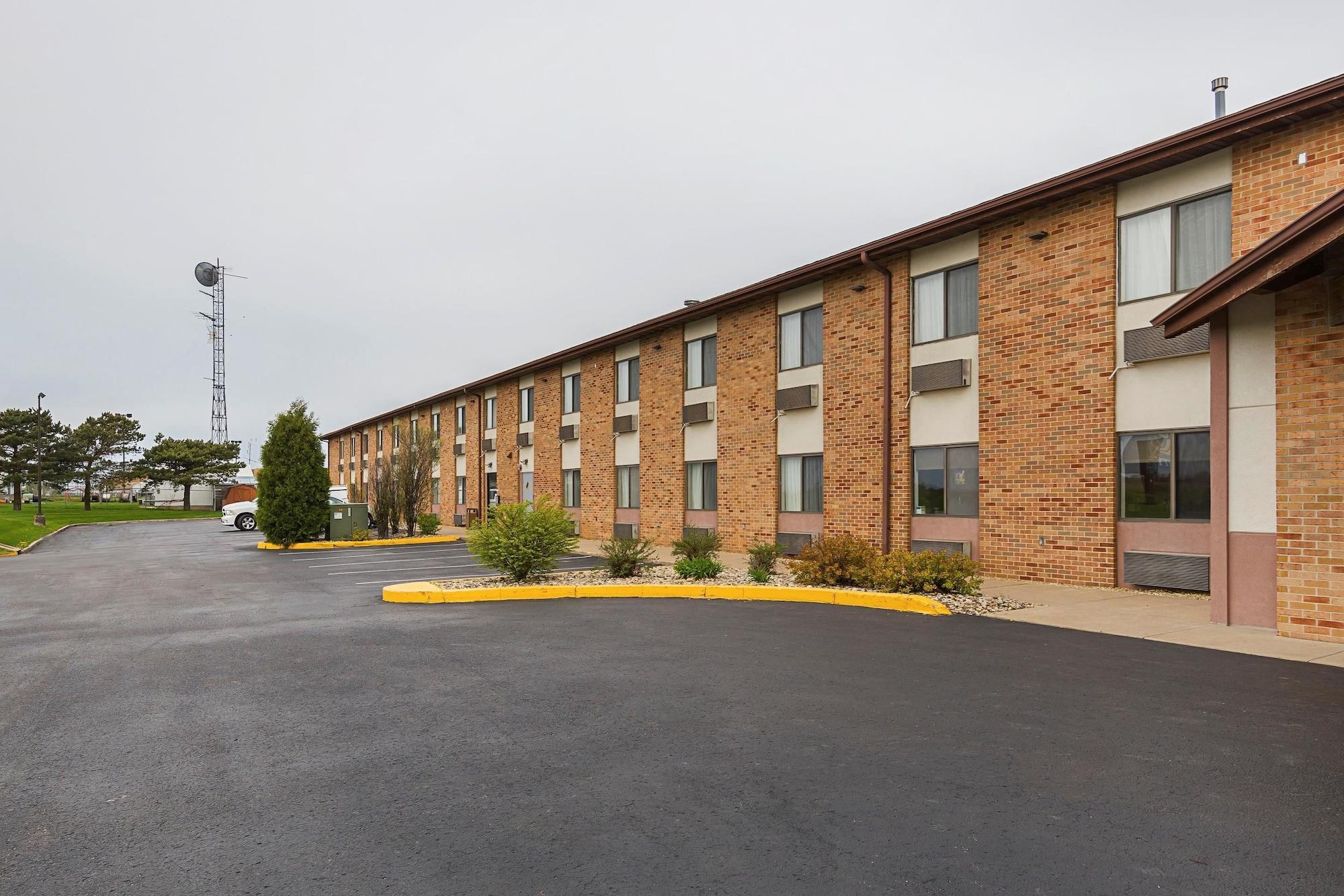Vista Exterior Quality Inn Waverly