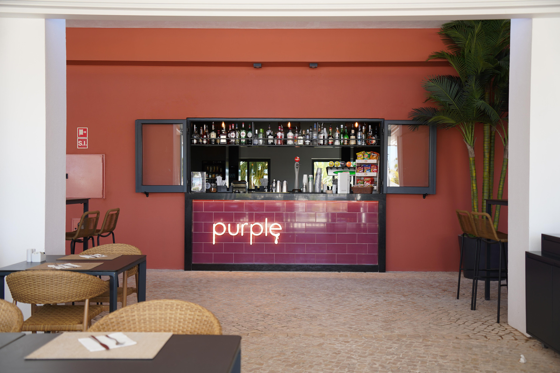 Bar/Salón Vitors Village