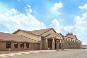 Alojamiento - AmericInn by Wyndham Ottumwa