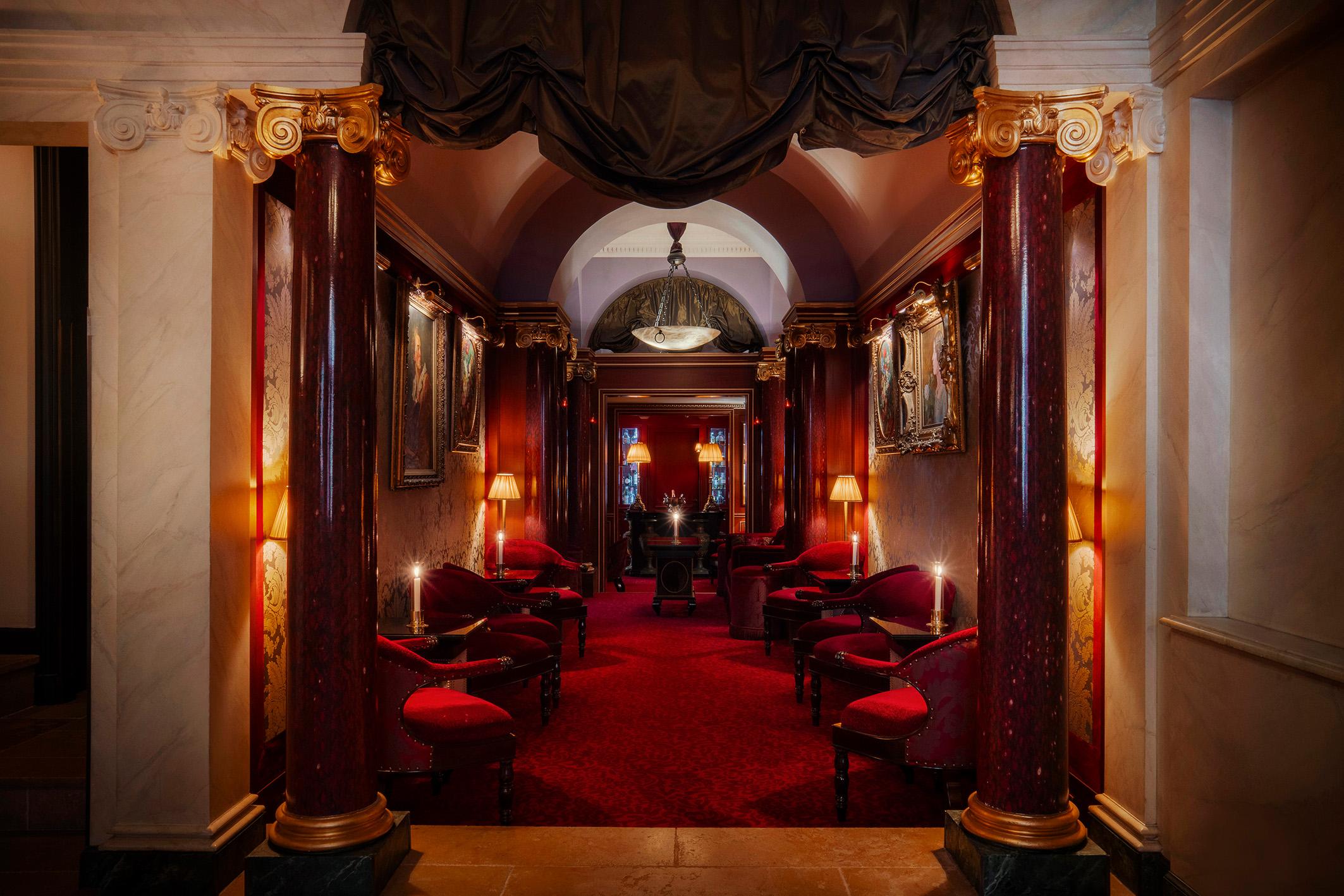 Vista Lobby Maison Athénée