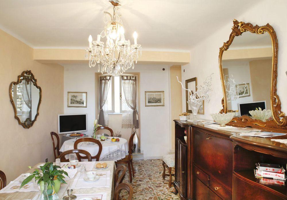 Vista Lobby Bed and Breakfast Peverello