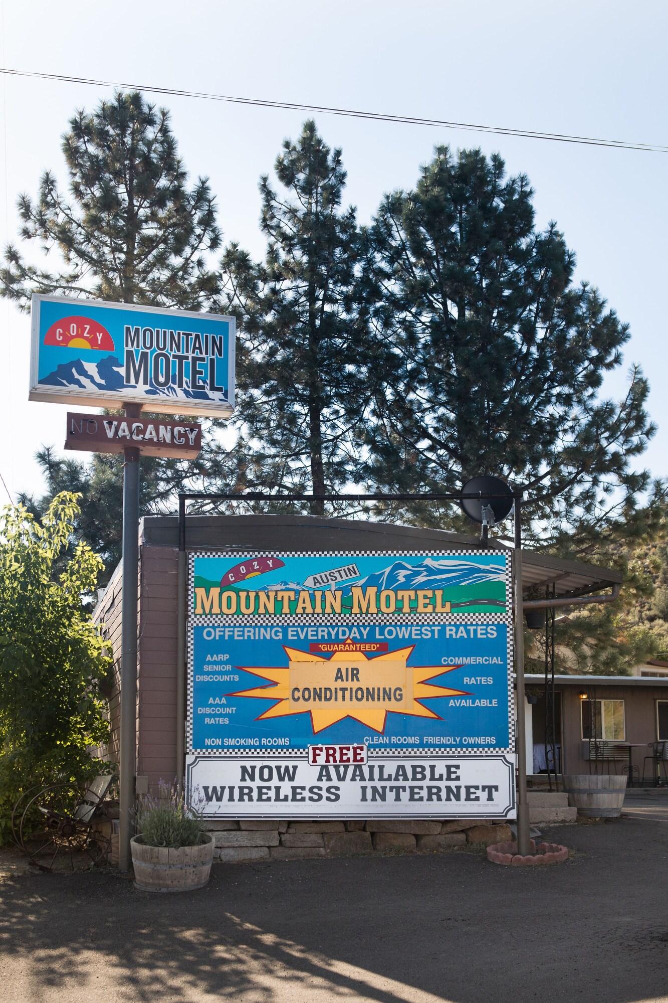 Vista Exterior Cozy Mountain Motel 