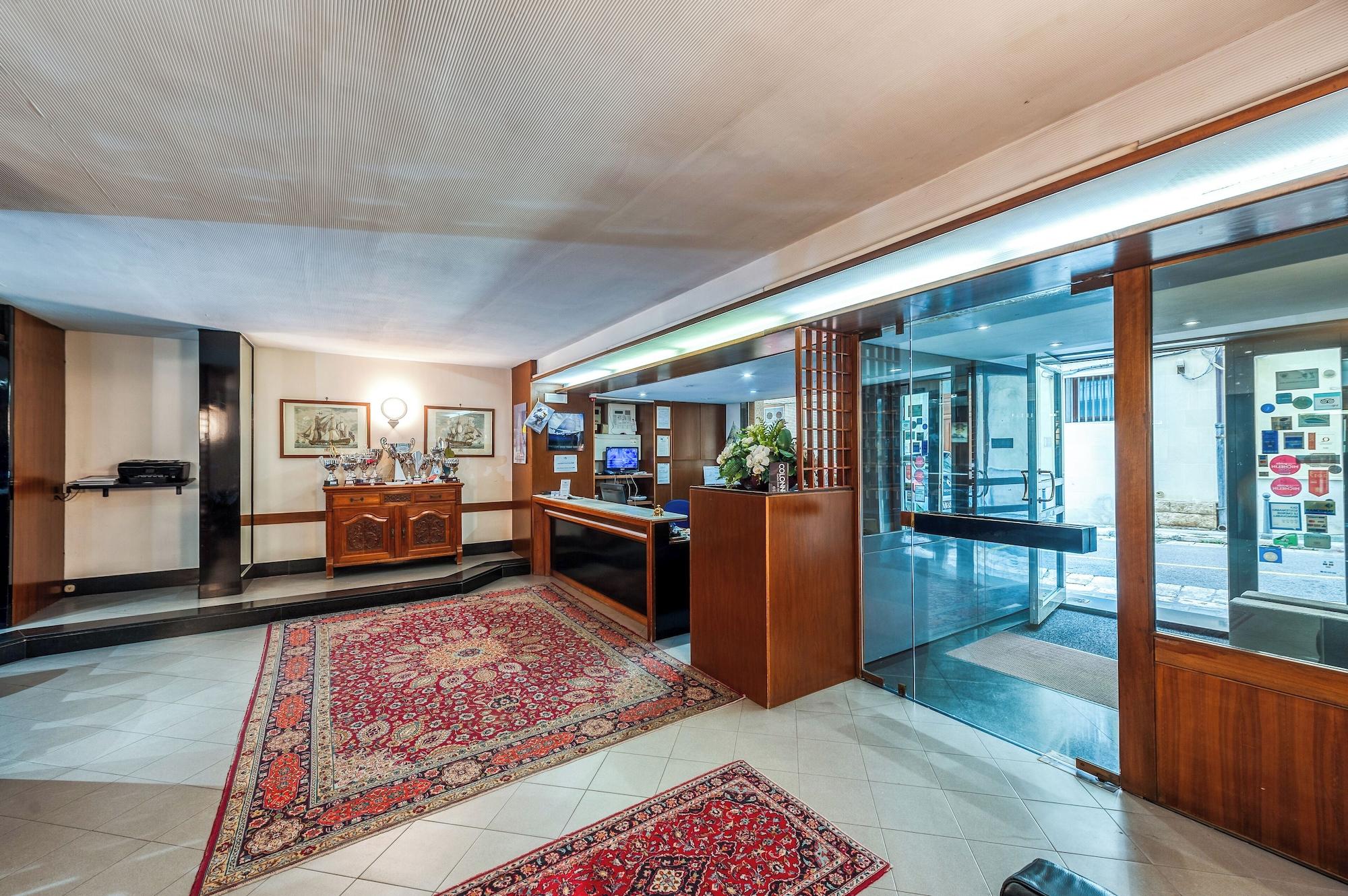 Vista Lobby Barsotti Hotel