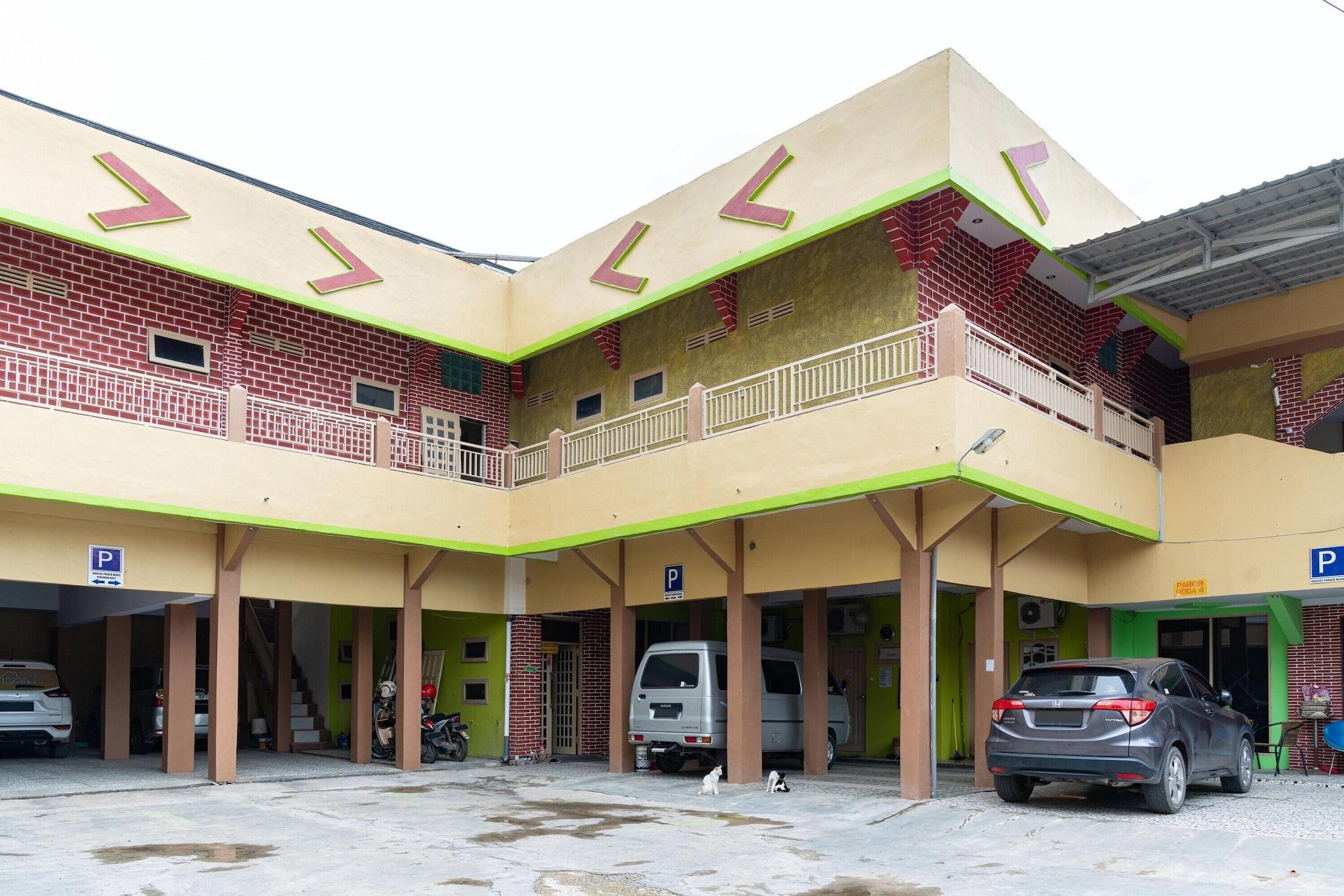 Vista Exterior RedDoorz Syariah near Jalan A Yani KM 8 Citraland