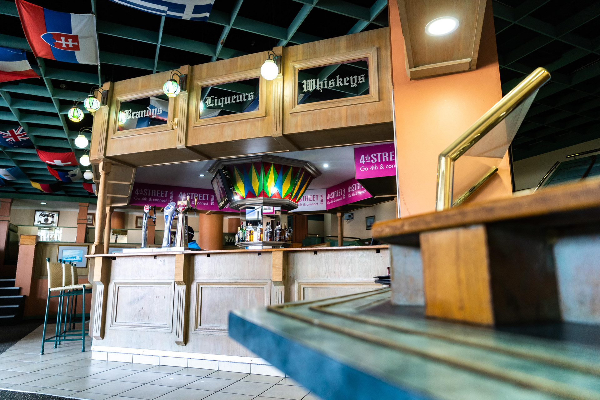 Bar/Salón Gooderson Tropicana Hotel