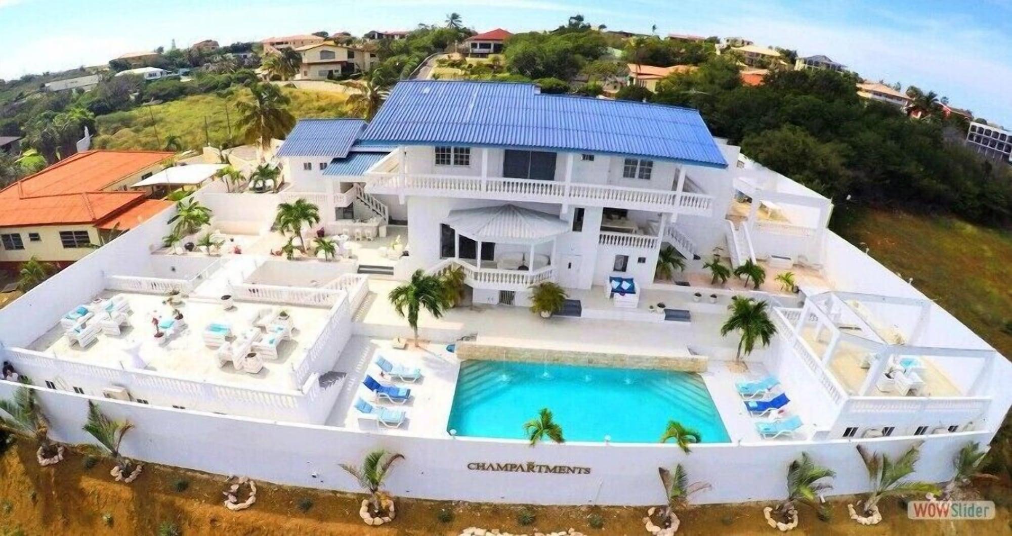 Varios Champartments Villa & Apartments Cristal