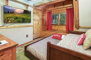 Alquiler Vacacional - Luxury Hilltop Log Cabin On 4.5 Acres with Panoramic Views