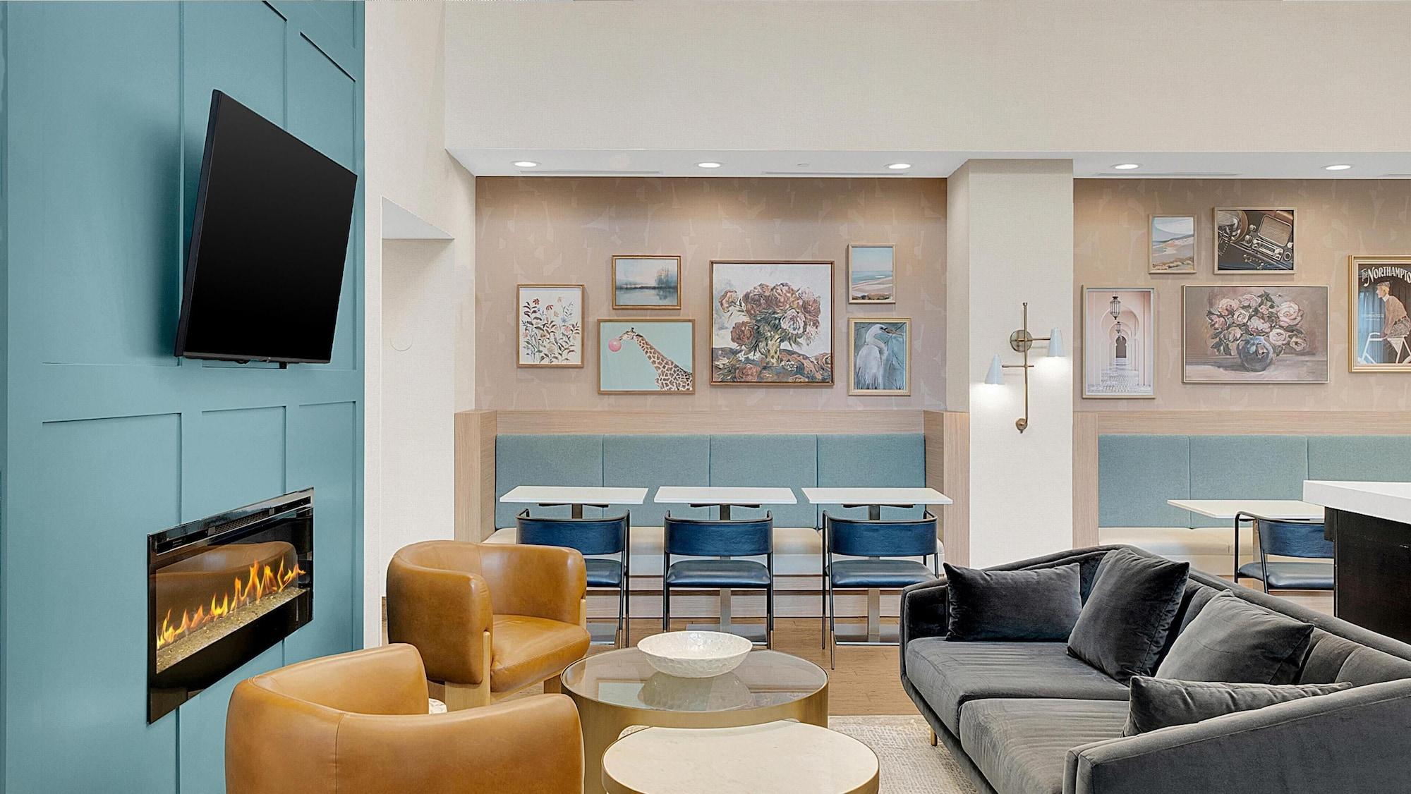 Vista Lobby Hampton Inn & Suites by Hilton Toronto Markham