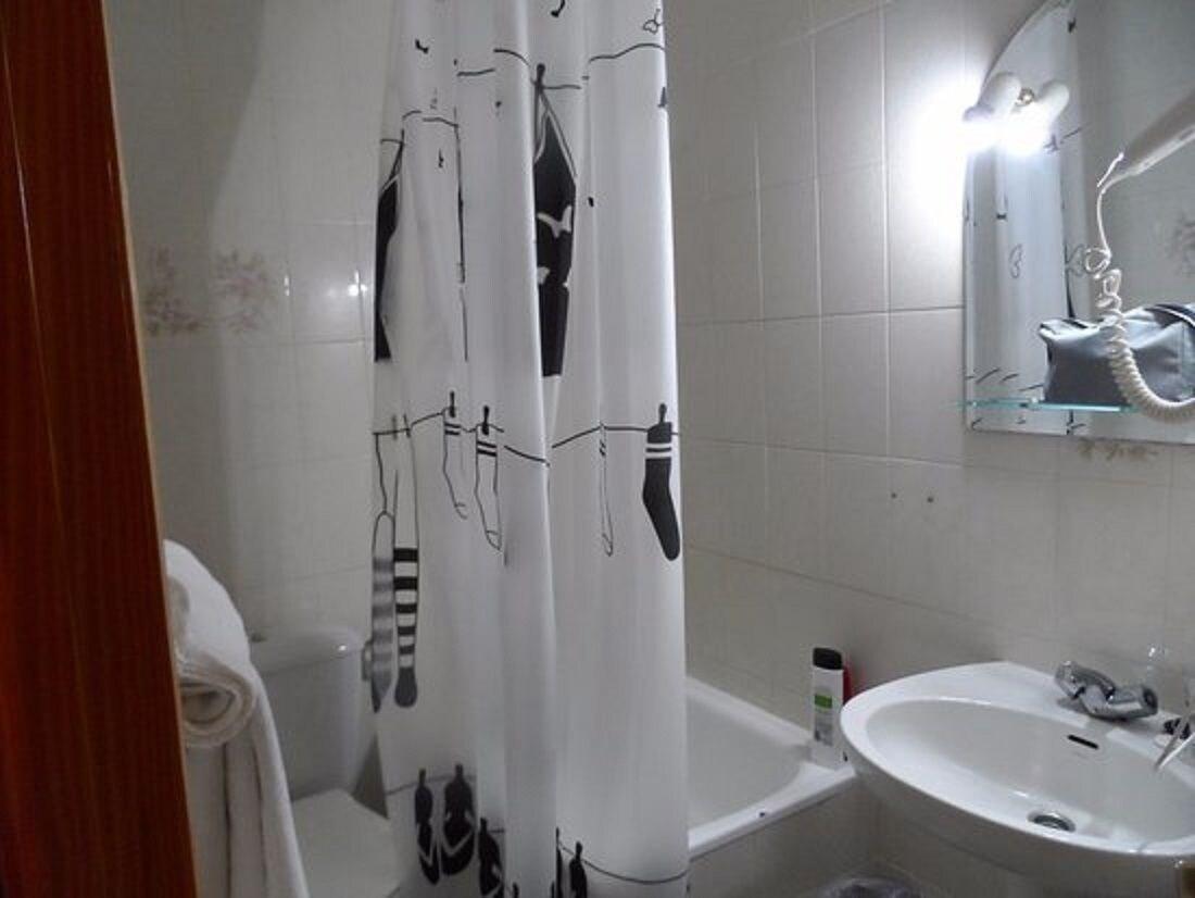 Equipamiento de Habitación Hostal Vadillo