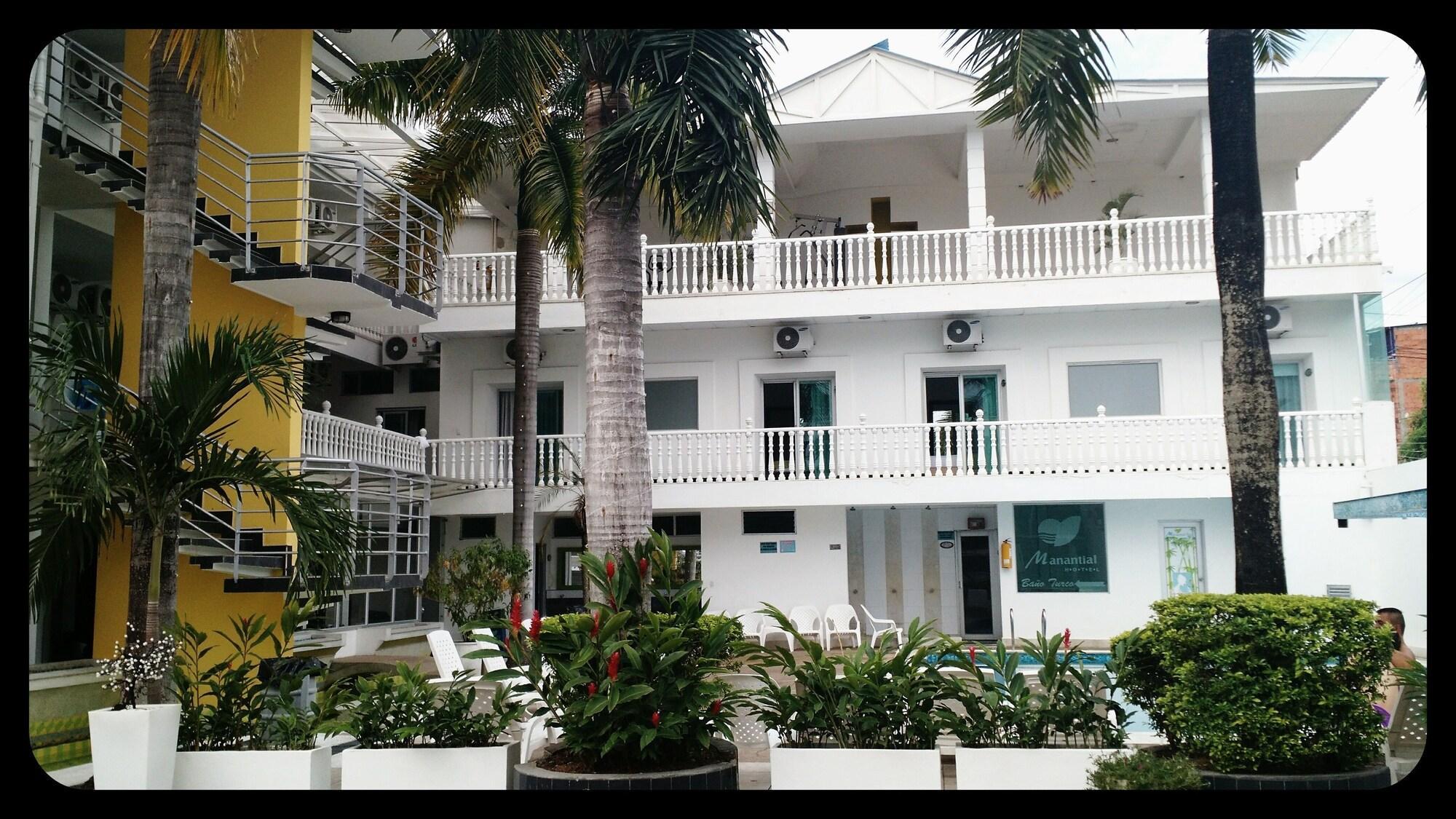 Vista Exterior Hotel Manantial