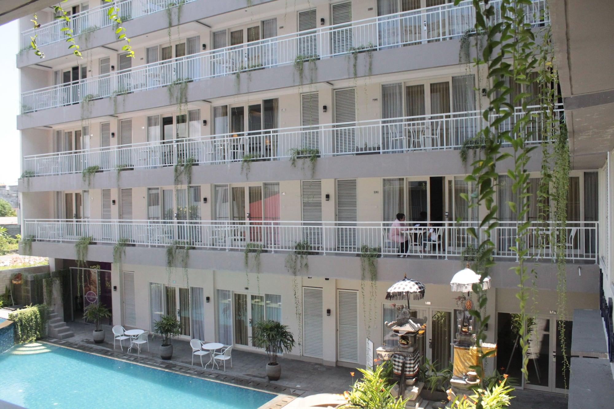 Vista Exterior Losari Sunset Hotel
