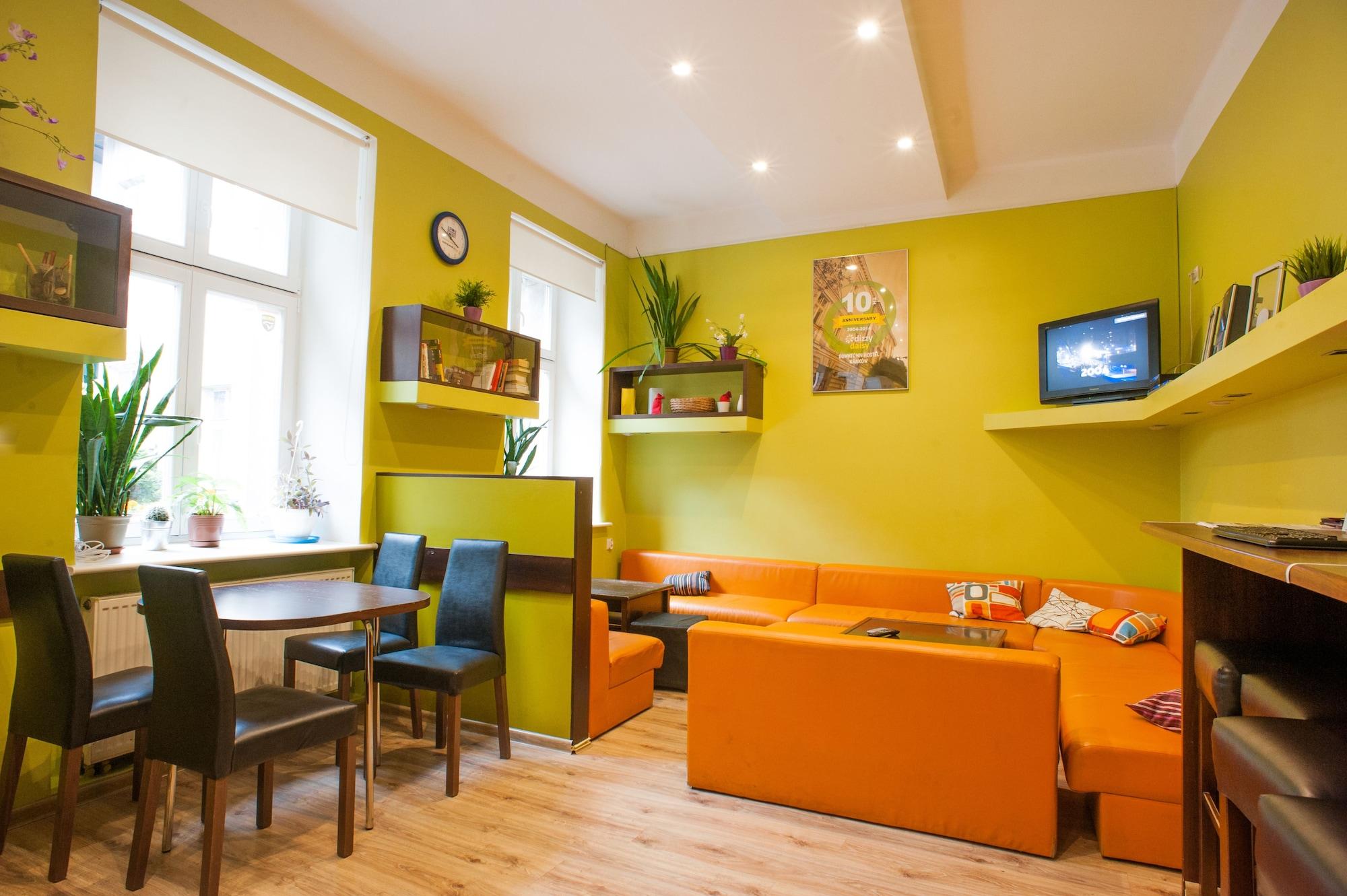 Sala de Reuniones Dizzy Daisy Hostel