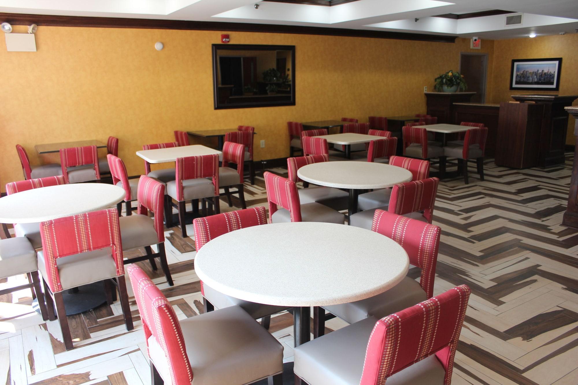 Restaurant Quality Suites NYC Gateway