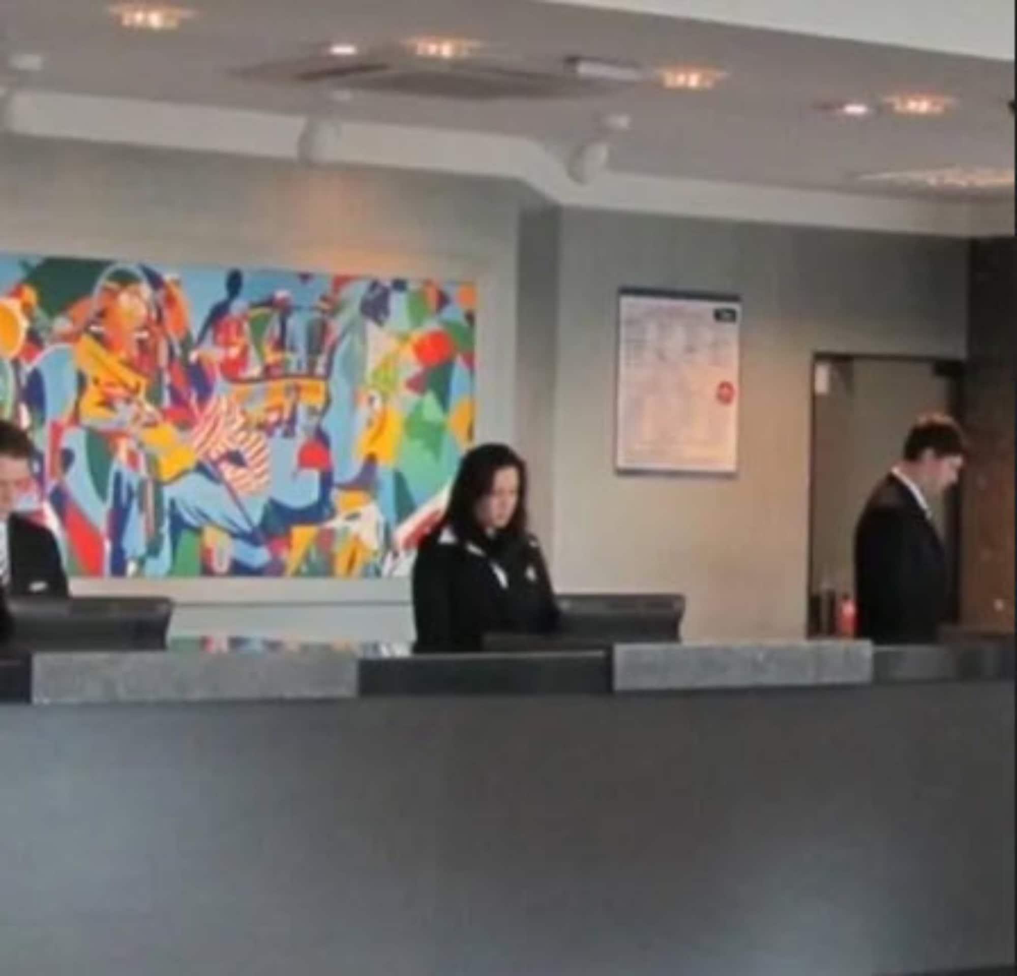 Vista Lobby Prix Hotel