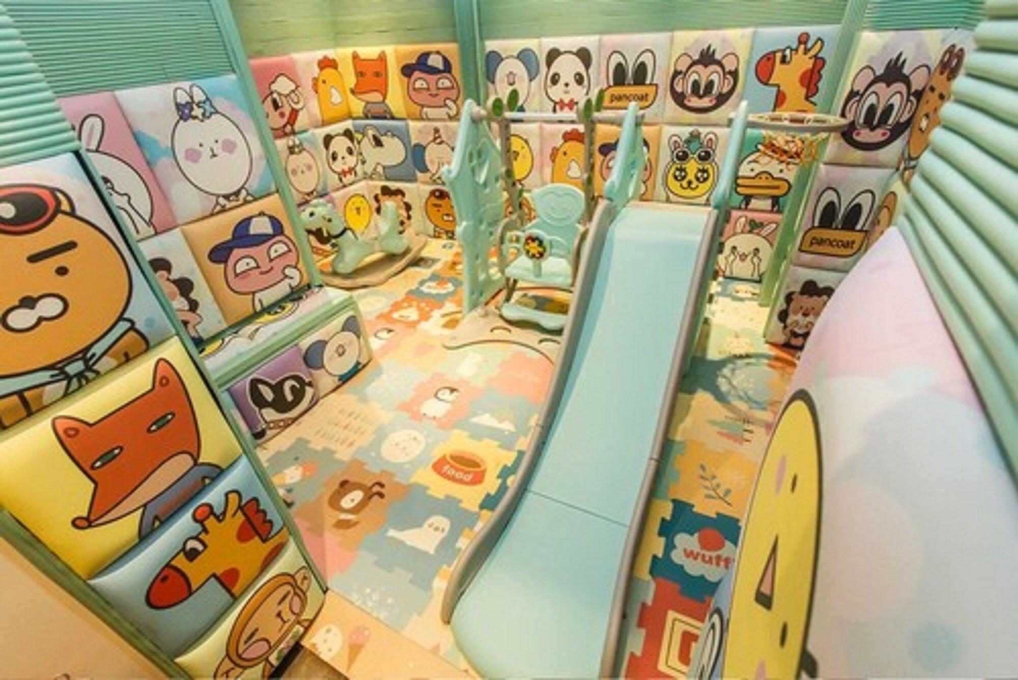 Instalaciones Recreativas MG Hotel - St. Michael's Cathedral, Qingdao