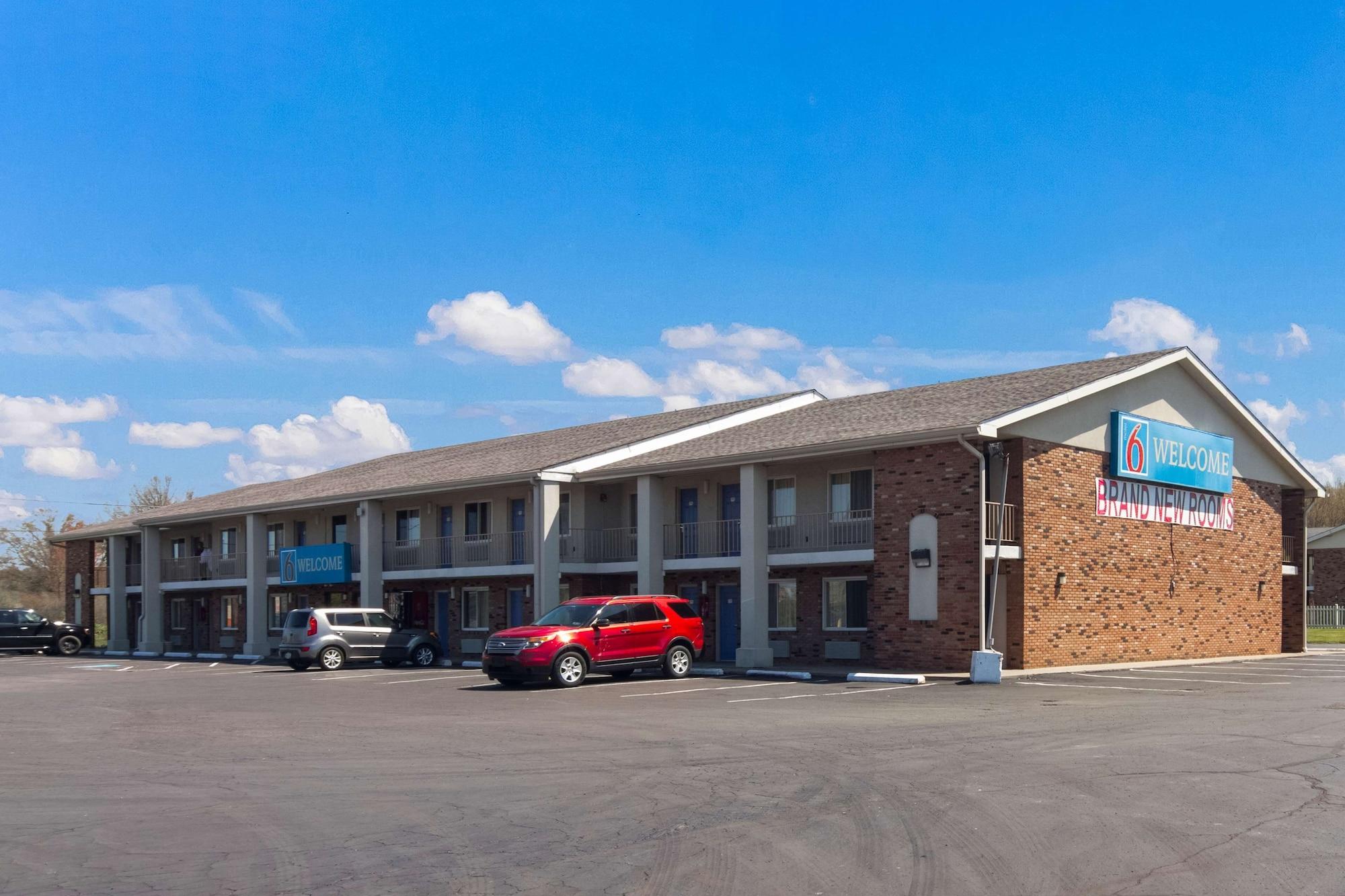 Varios Motel 6 Youngstown, OH
