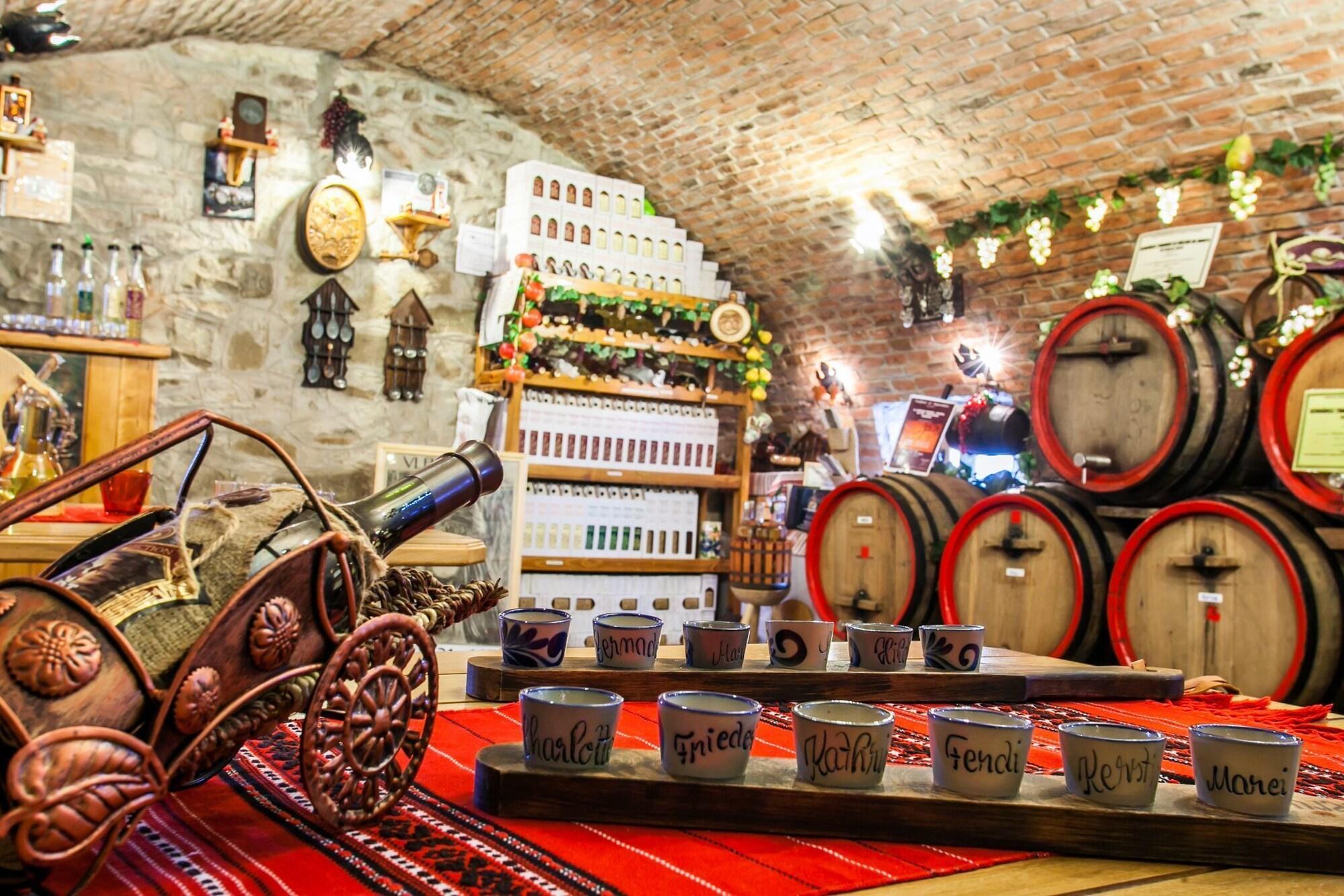 Restaurant La Teo Pensiune si Pivnita