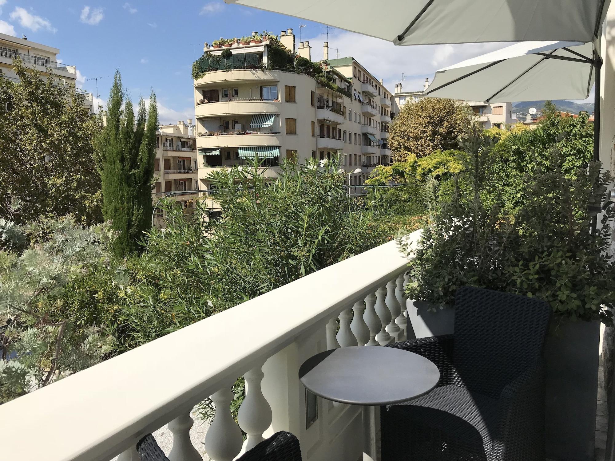 Equipamiento de Habitación Villa le Nid