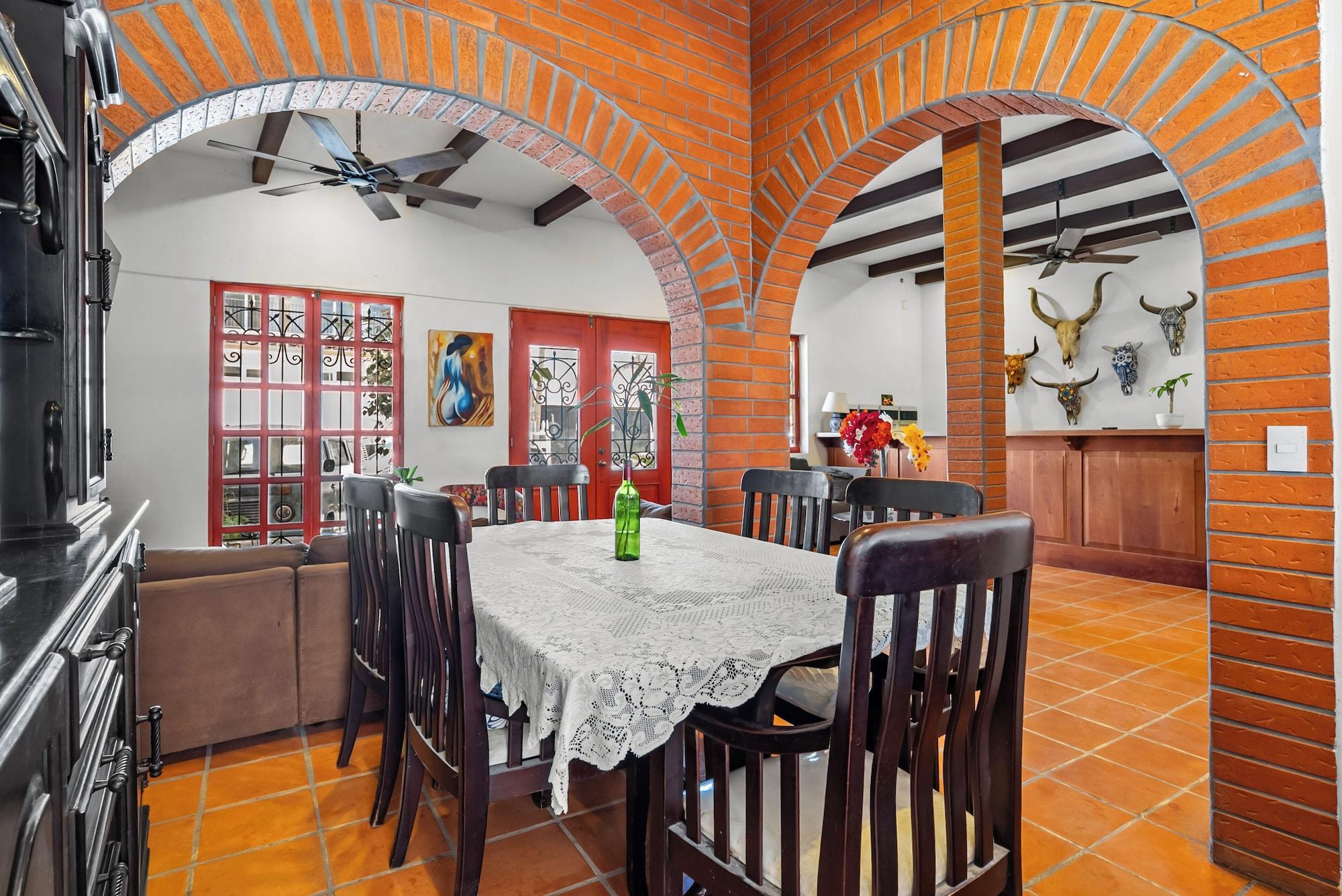 Restaurant Los Gonzalez Hotel by Monyxbnb