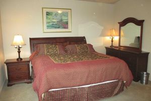 Alquiler Vacacional - Beautiful, Big, Bright, Peaceful Top Floor unit with Green Valley amenities inc