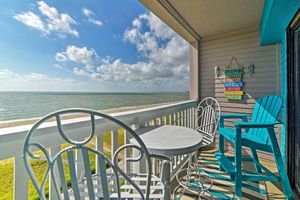 Alquiler Vacacional - Oceanfront Corpus Christi Condo: Resort Perks!