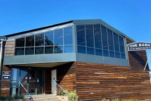 Alojamiento - The Barn Hotel