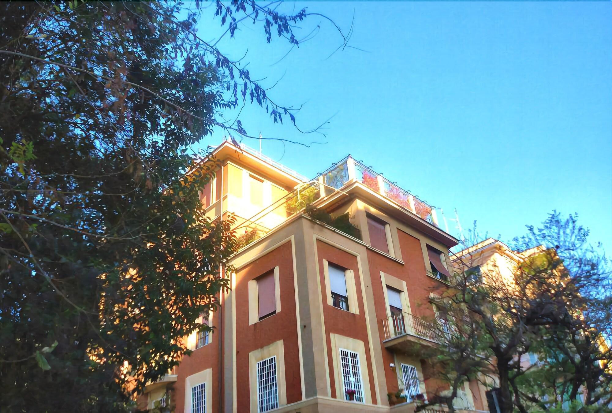 Vista Exterior Dea Roma Inn