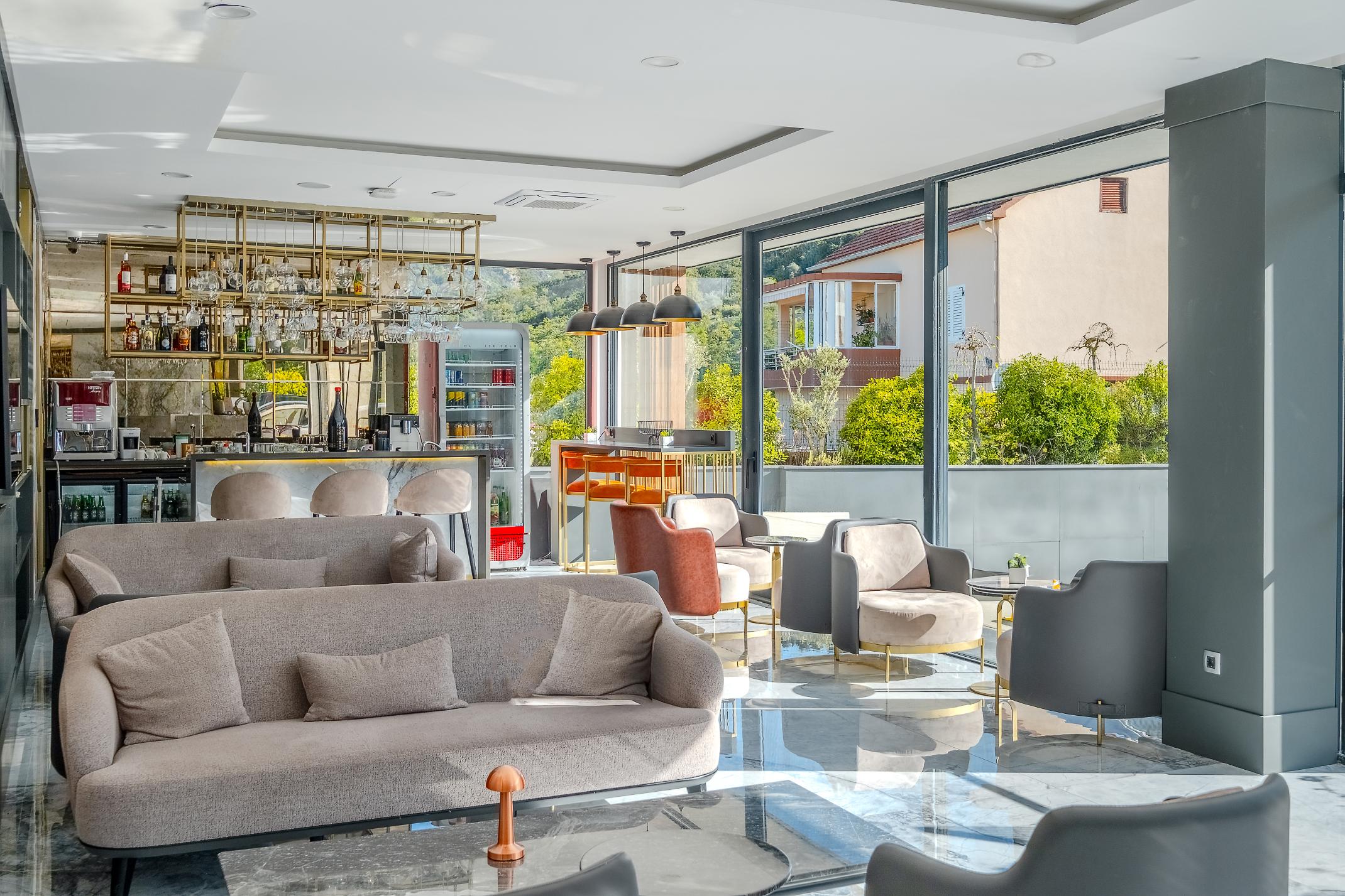 Vista Lobby Montenegro Lodge