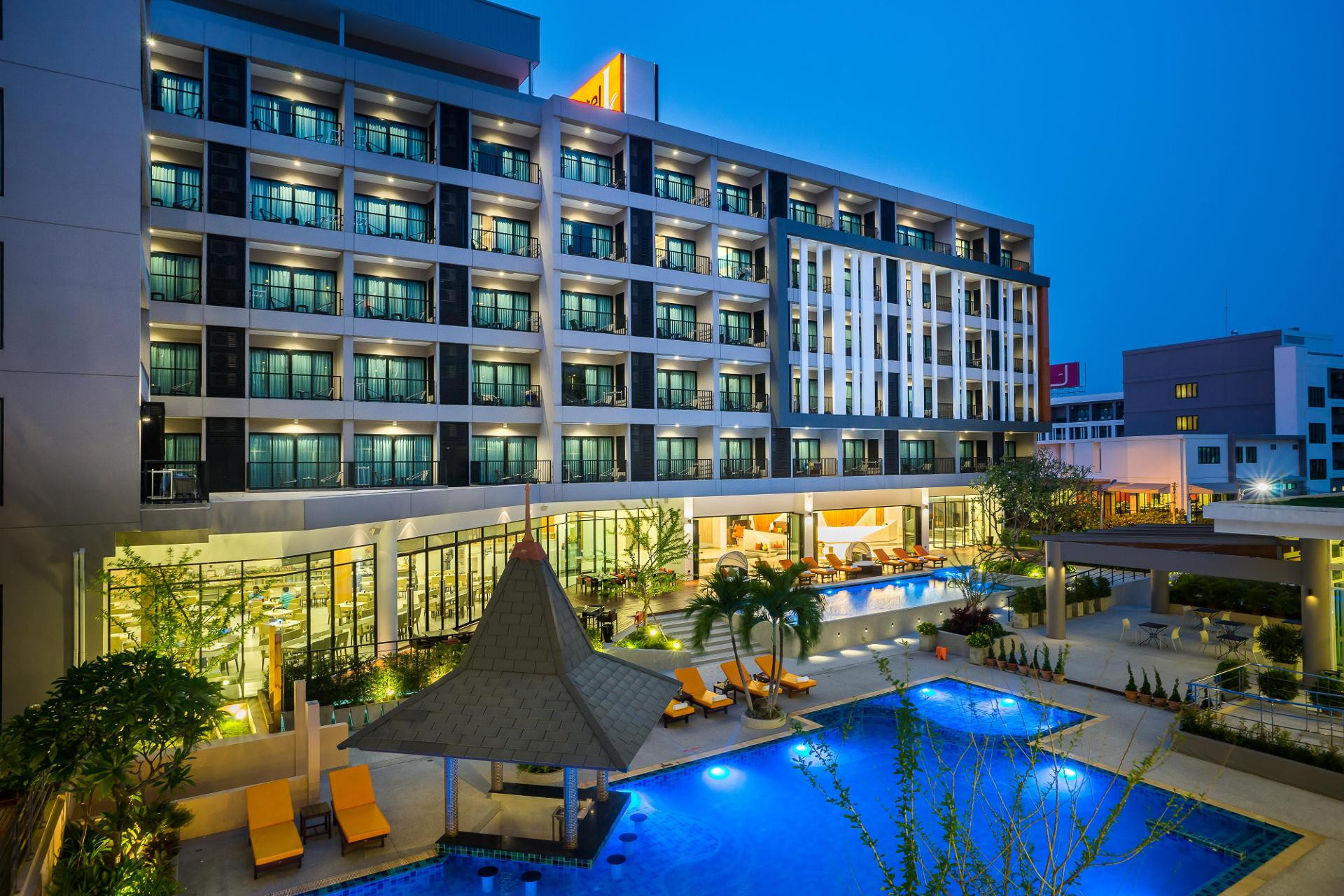 Vista Exterior Hotel J Pattaya