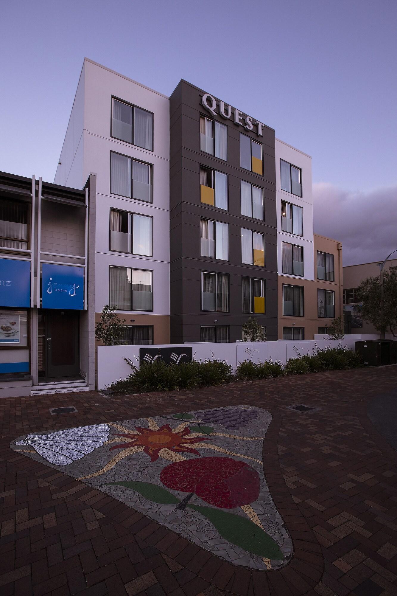 Vista Exterior Quest Nelson