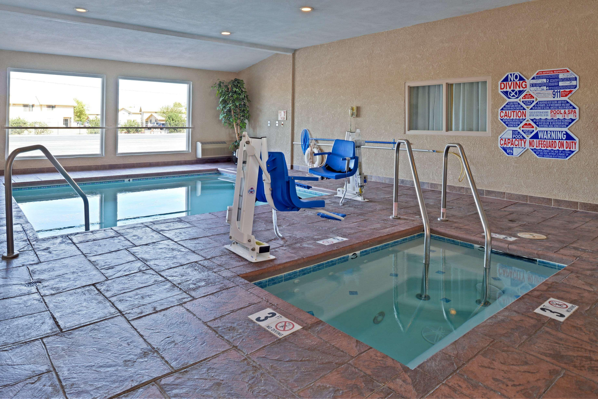 Vista Piscina Americas Best Value Inn Westmorland