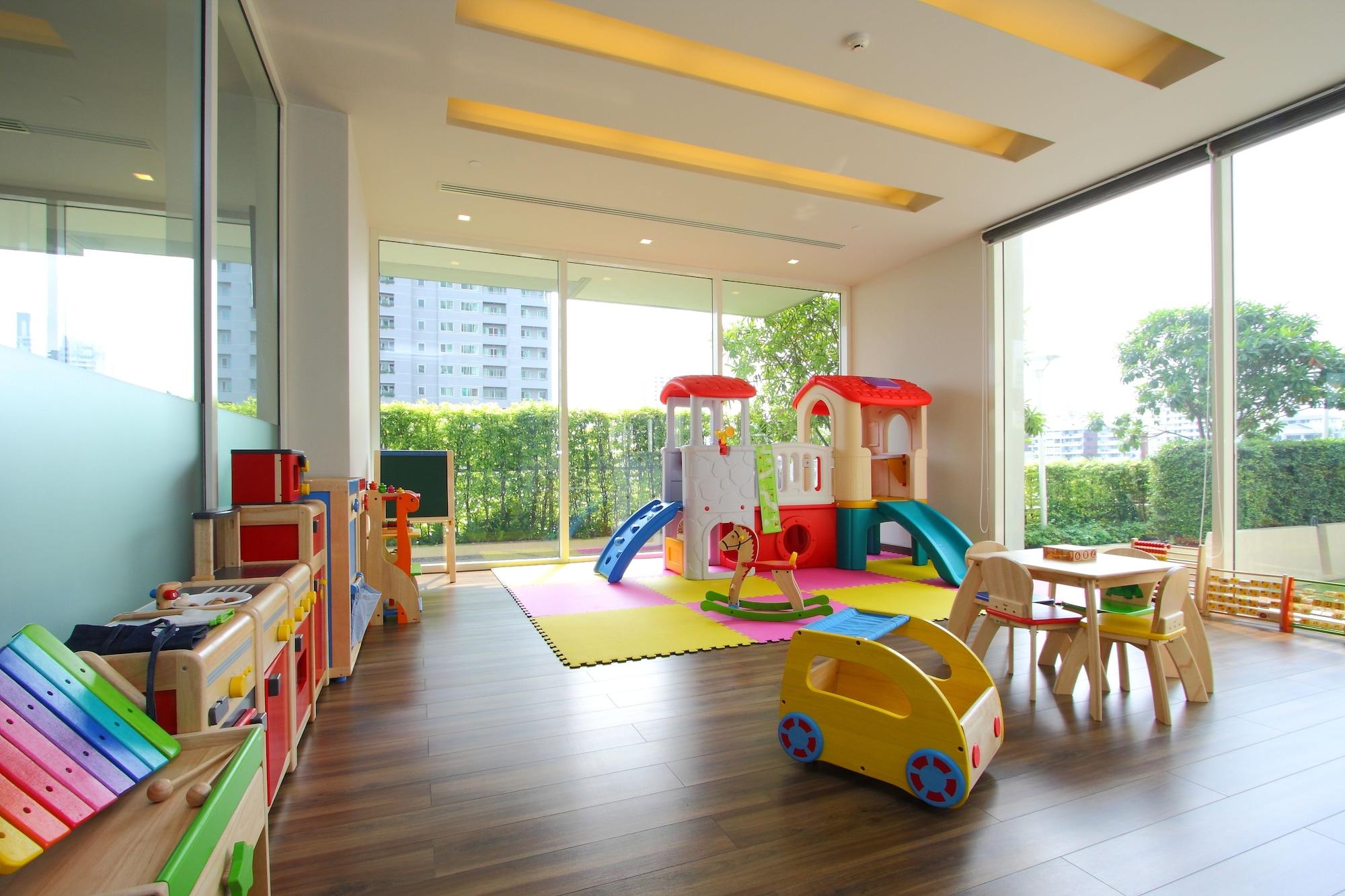 Instalaciones Recreativas IVY THONGLOR 55