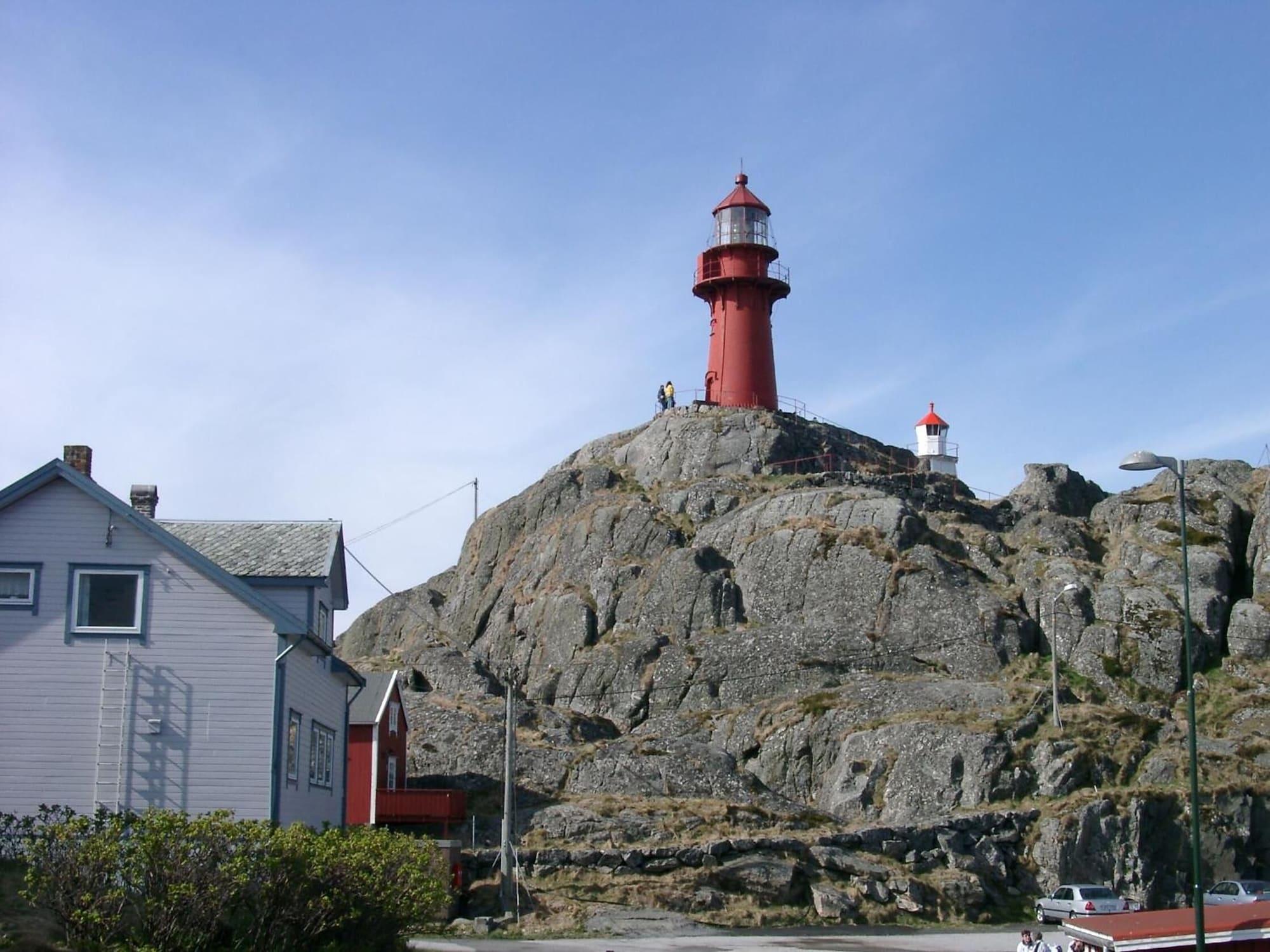 Vista Exterior Ona Havstuer - by Classic Norway Hotels
