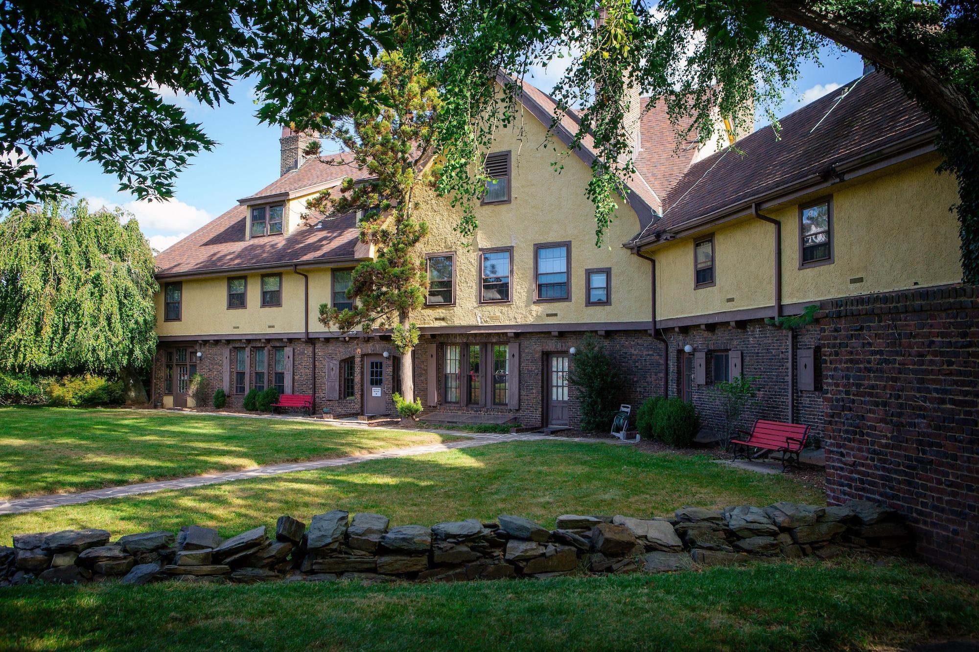 Vista Exterior Rutgers University Inn and Conference Center