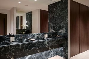 Paquete - Vogue Hotel Montreal Downtown, Curio Collection by Hilton