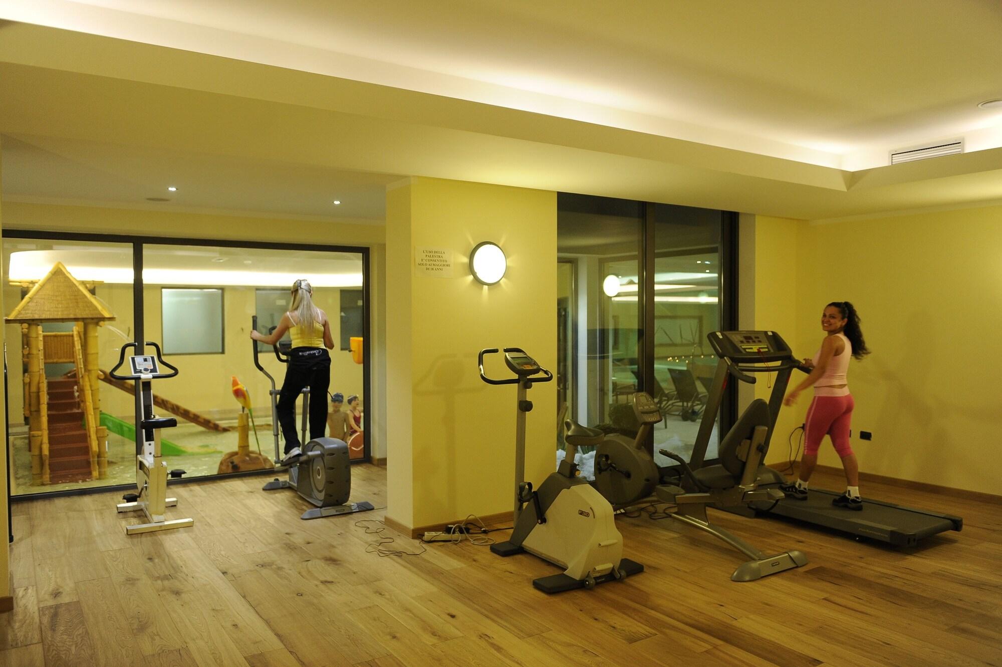 Gimnasio AlpHoliday Dolomiti Wellness