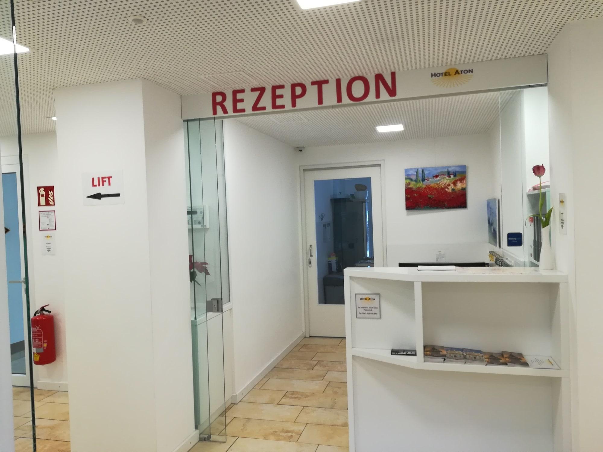 Vista Lobby Hotel Aton