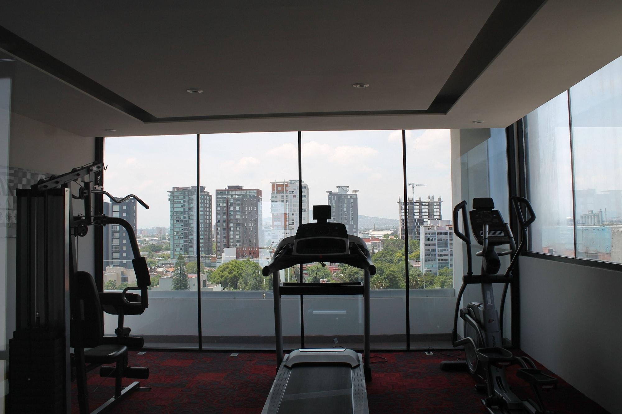 Gimnasio Hotel Love It CAS Consulate