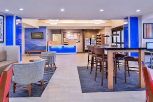 Alojamiento - Holiday Inn Express & Suites Selma by IHG