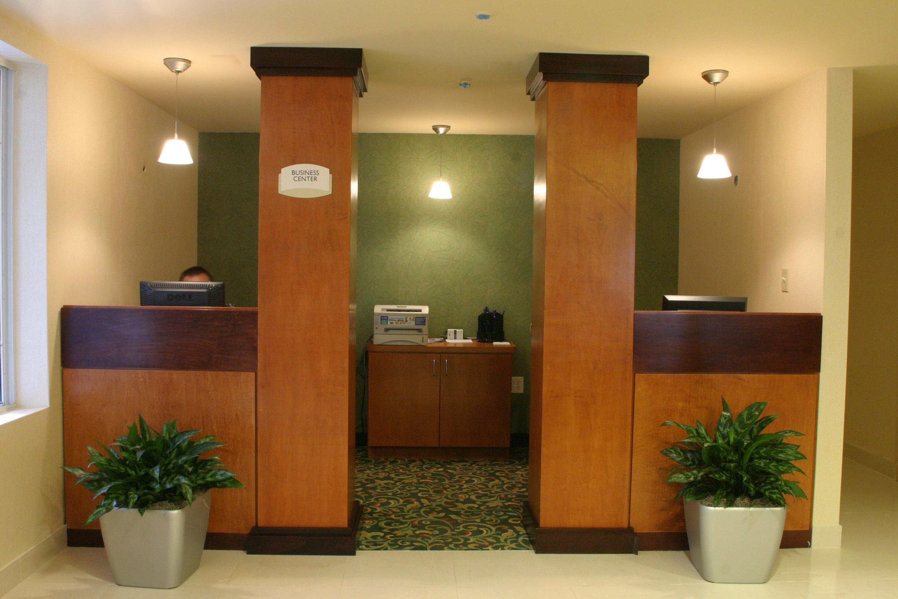 Business center Quality Inn Miami Airport