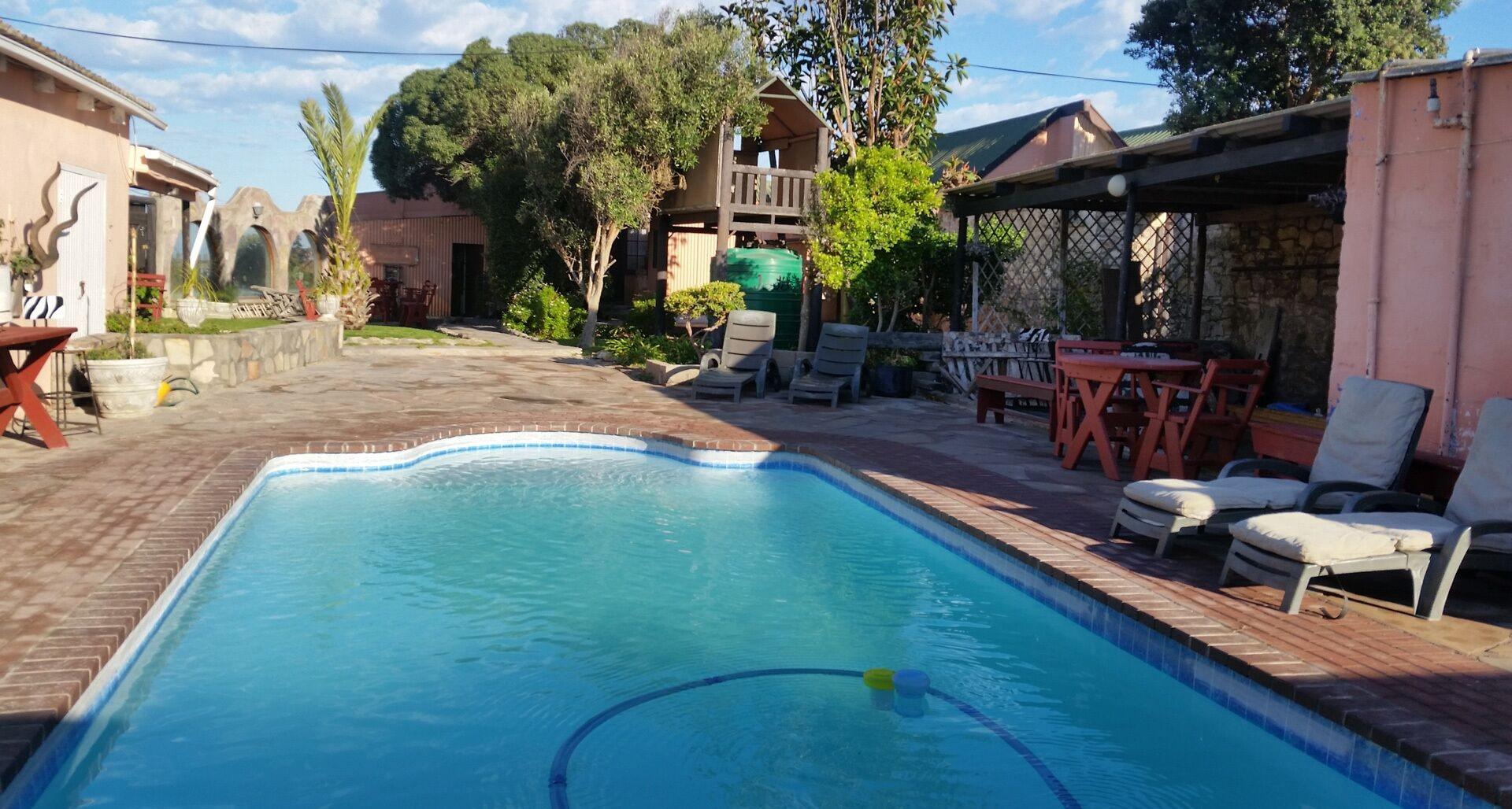 Varios Bedrock Lodge