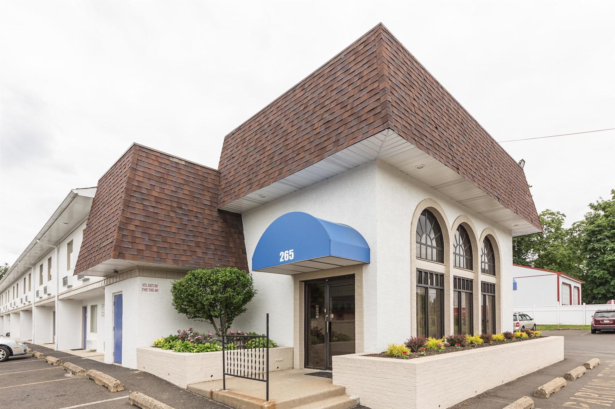 Vista Exterior Motel 6 Warminster, PA